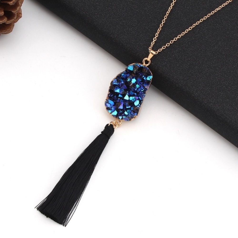 Blue Geode Tassel Necklace - Picture 2 of 4